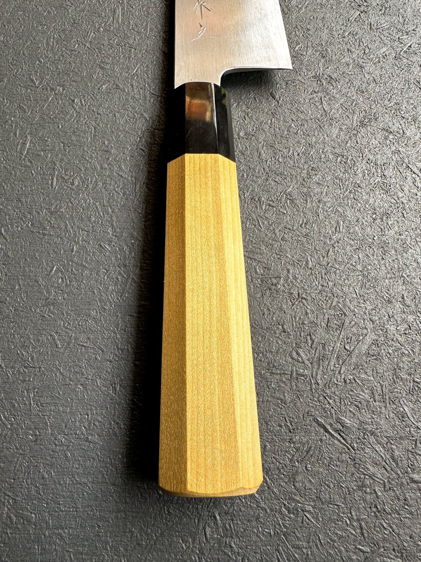 MINONOKUNI YAMAHIDE – GYUTO KASUMI SHIROGAMI 24 cms