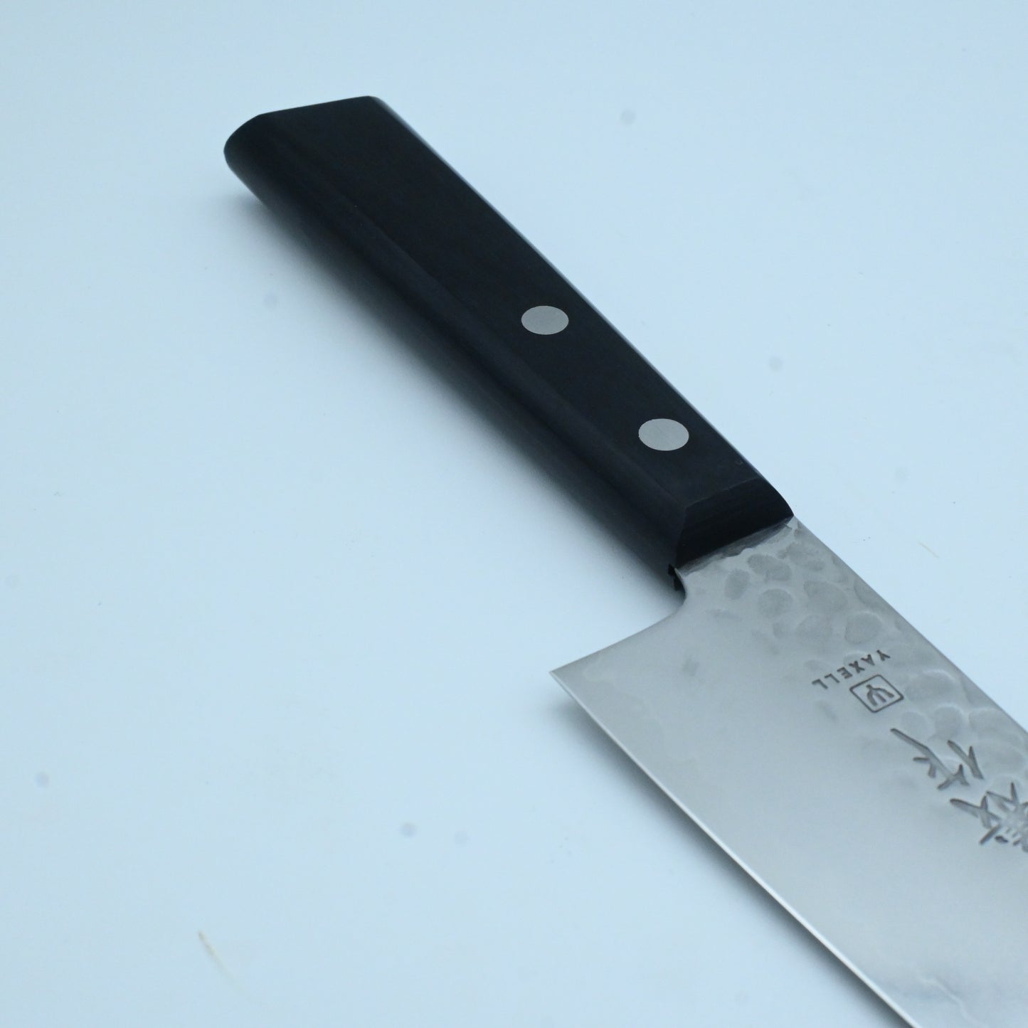 Yaxell - Gyuto, 180 mm | VG-10 Hammered clad